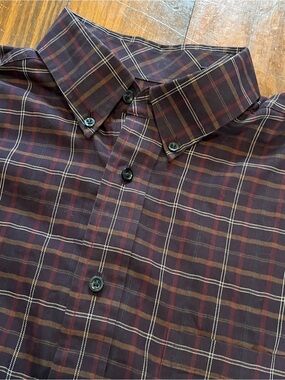 Roundtree & Yorke Men’s Burgundy and Brown Plaid Button-Down Dress Shirt